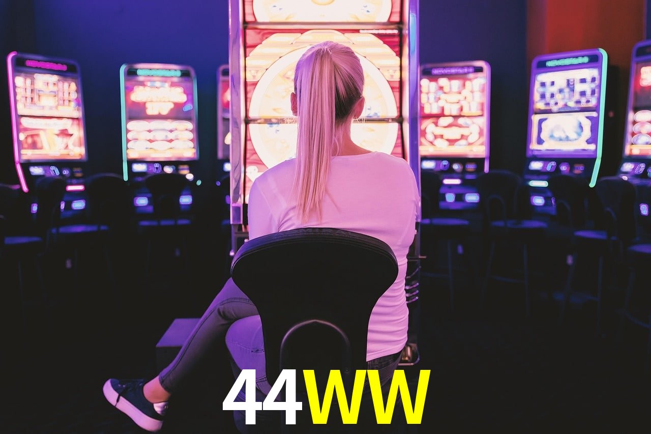 44WW